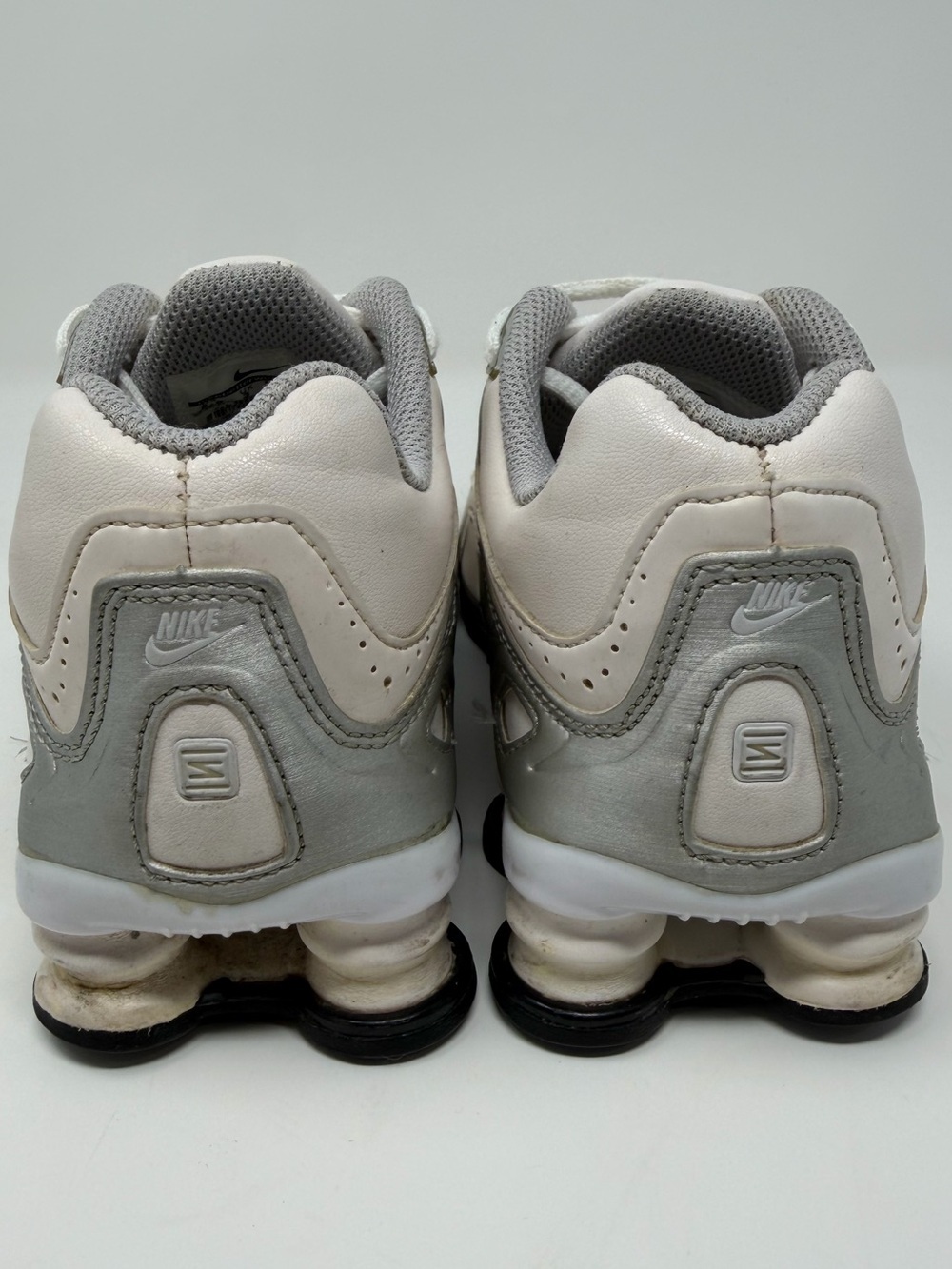 Nike Women's White & Light Gray Athletic Shox Sneakers Sz. 5.5 - Picture 4 of 6